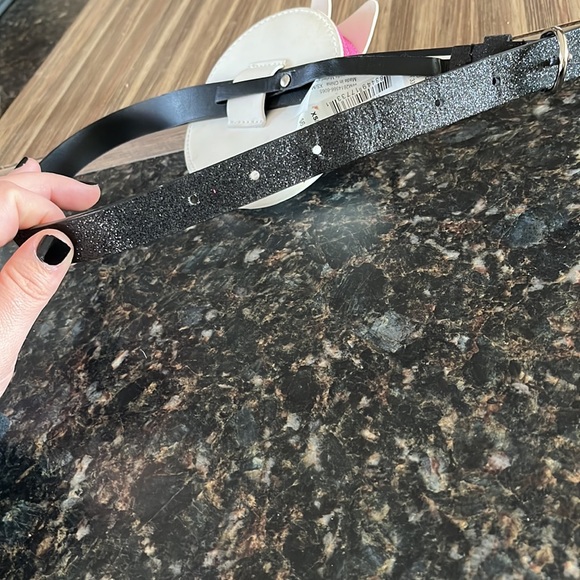 Gently used girls belt/change holder - Picture 4 of 4